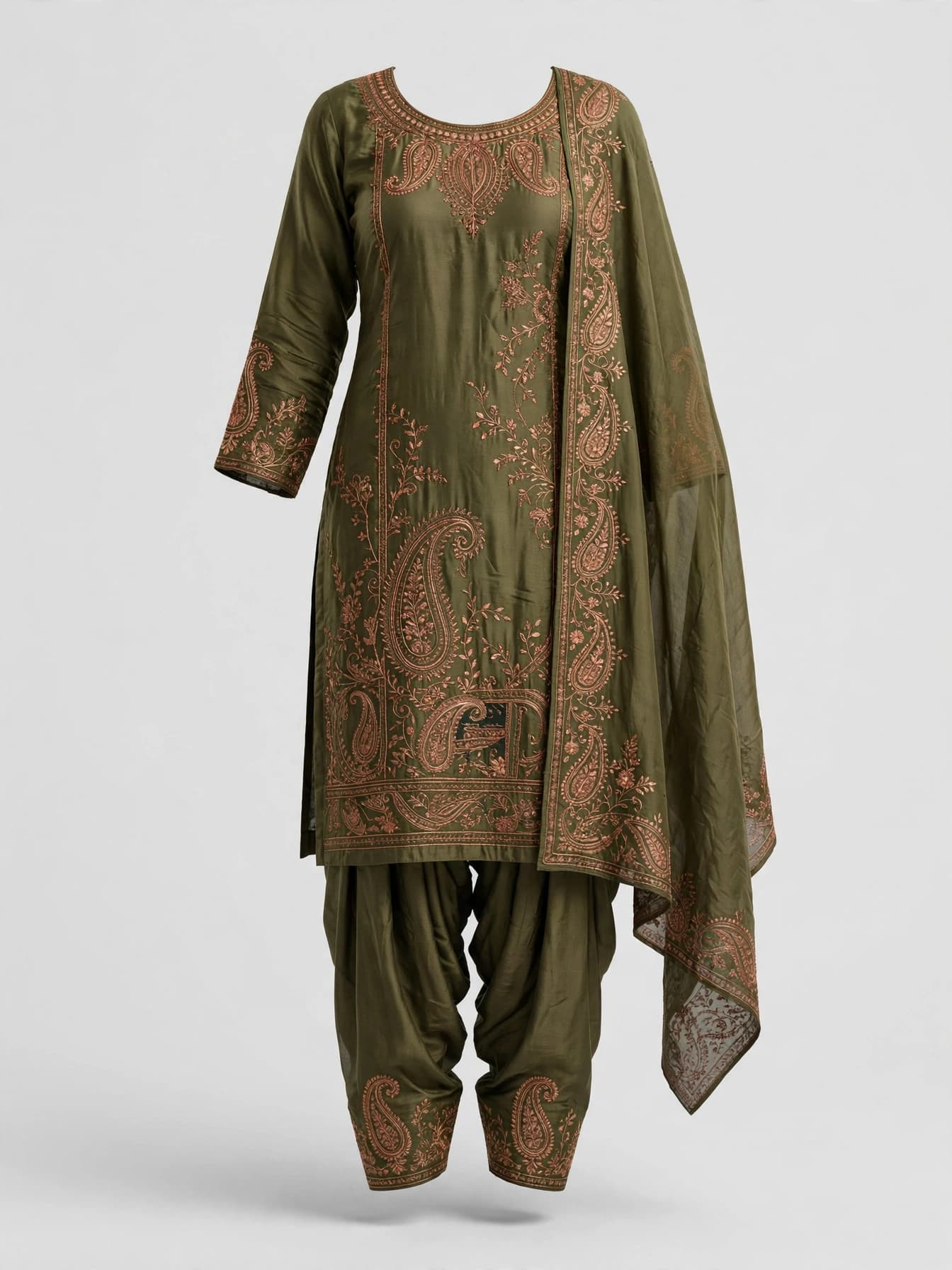 Lustrous Aabroo Pakistani Suits